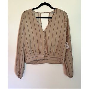 ✨NWT✨ Striped Blouse